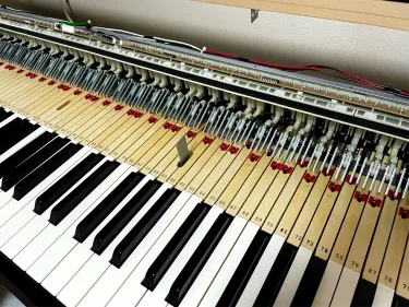 最新の電子ピアノ技術について
