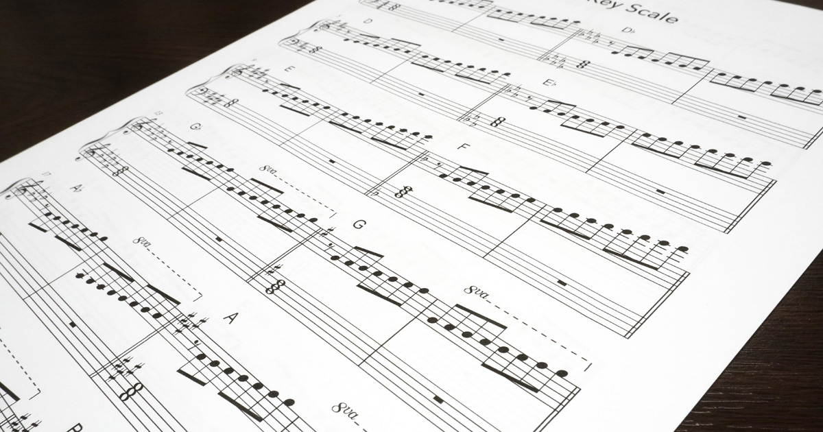 神戸三宮・元町の大人向けピアノ体験レッスン用アイキャッチ画像。指のウォーミングアップや簡単なスケール練習を行い、初心者も安心してピアノに触れられる様子を表現。